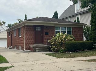 670 Humphrey Ave, Birmingham, MI 48009