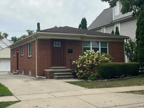 670 Humphrey Ave, Birmingham, MI 48009