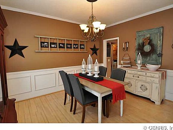 4th image of 303 Meadowlark Ln