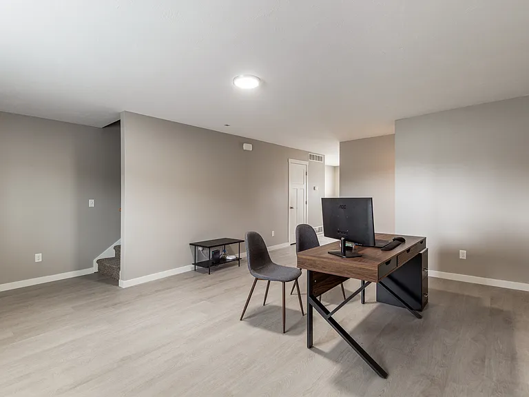 Meadowcreek Townhomes — Photo 8