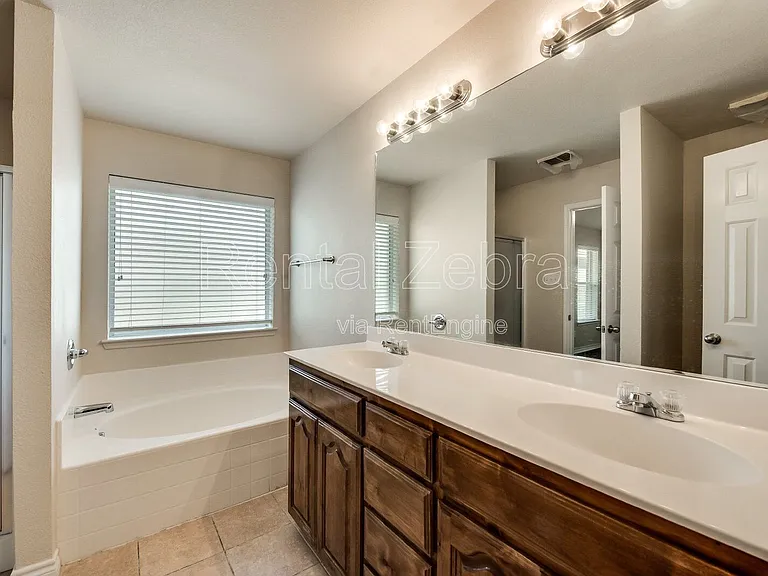 4216 Summersweet Ln — Photo 14