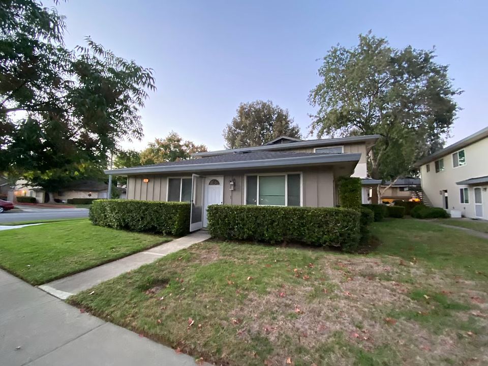 1st image of 215 Gomes Ct APT 1