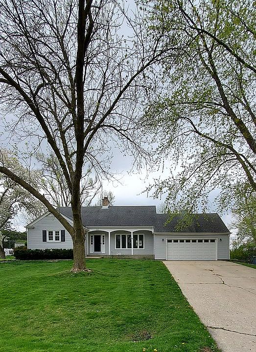 1st image of 3303 W Fairway Dr