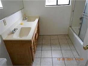 4th image of 10575 Linden Ave