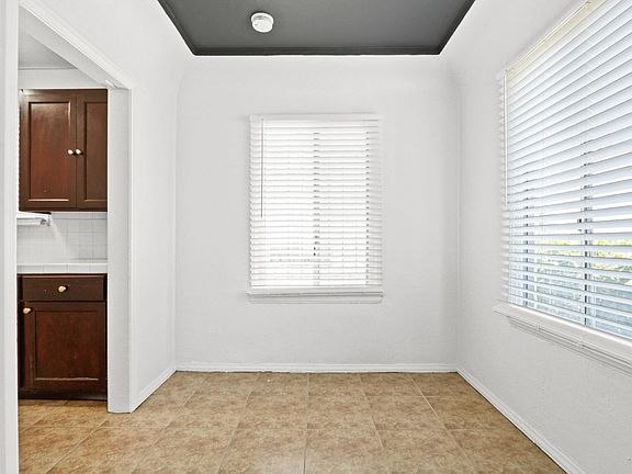 3rd image of 1052 W 105th St #1052