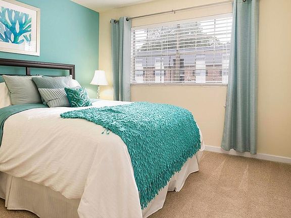 5th image of 2752 Campus Walk Ave #122496