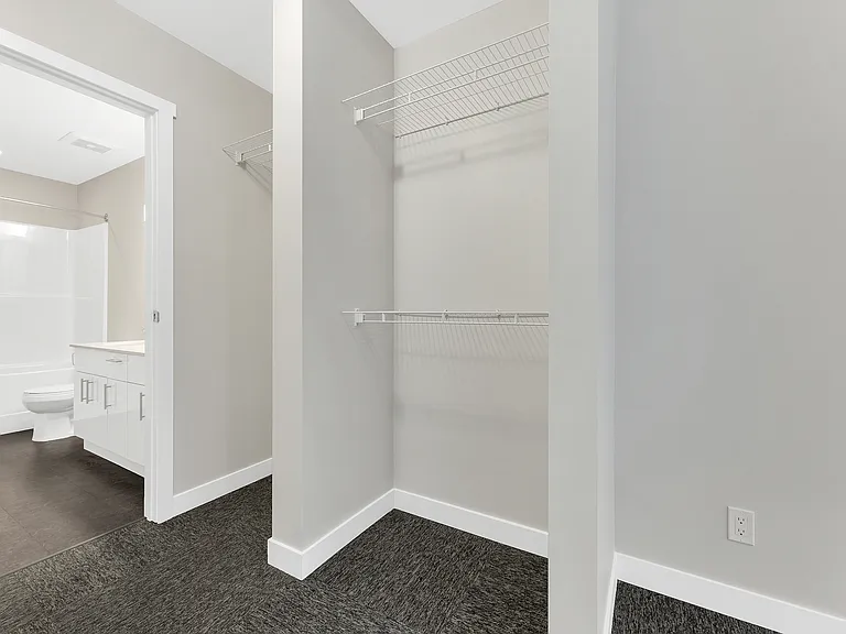 1060 Goldstream Ave — Photo 7