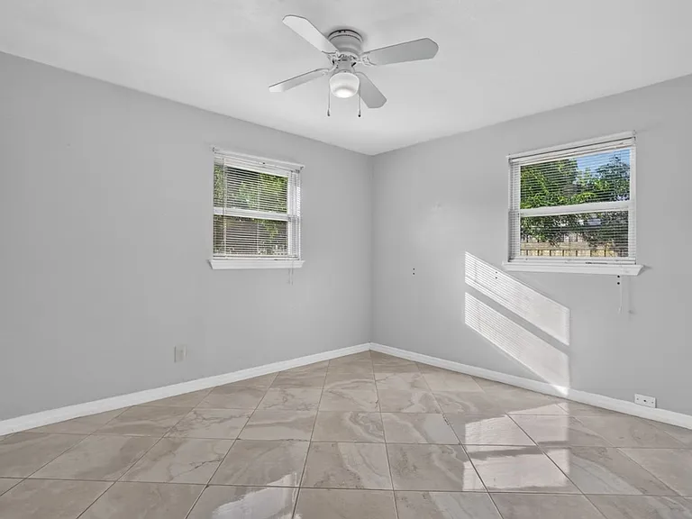 442 Ameca Ave — Photo 17