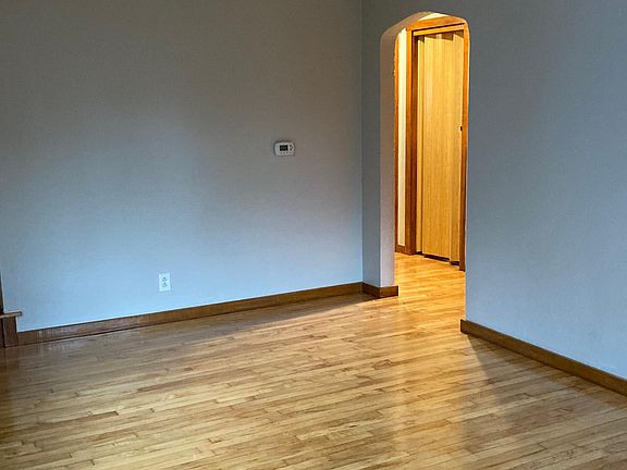 5th image of 217 Sanford Pl
