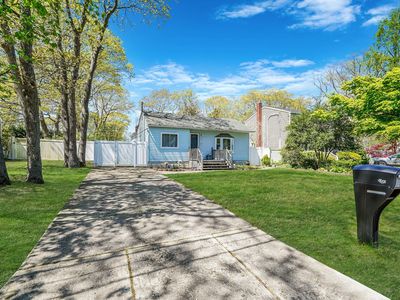 72 Wendy Drive, Farmingville, NY, 11738