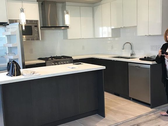 2nd image of 9560 Alexandra Rd #8