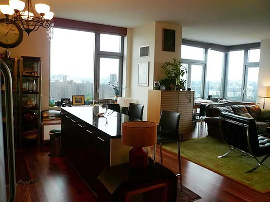 Rented by Sotheby's International Realty | media 8