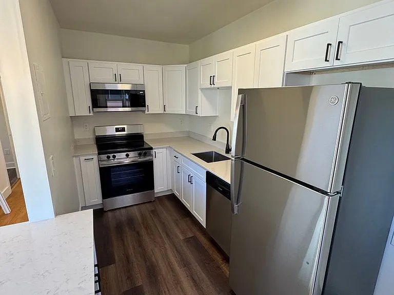 5th & Mercer Apartments — Photo 31
