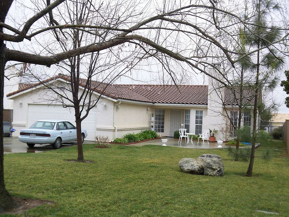 See www.fennrealestate.com for more photos