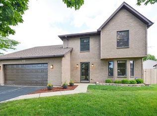 318 Shelburne Dr, Carol Stream, IL 60188