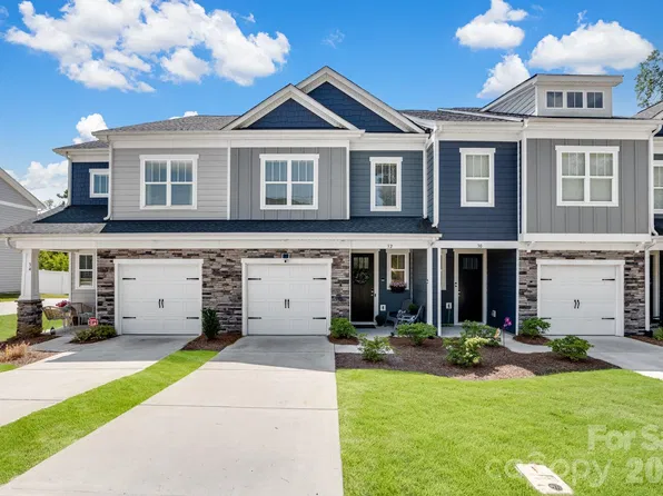 32 Woodsdale Pl SE, Concord, NC 28025
