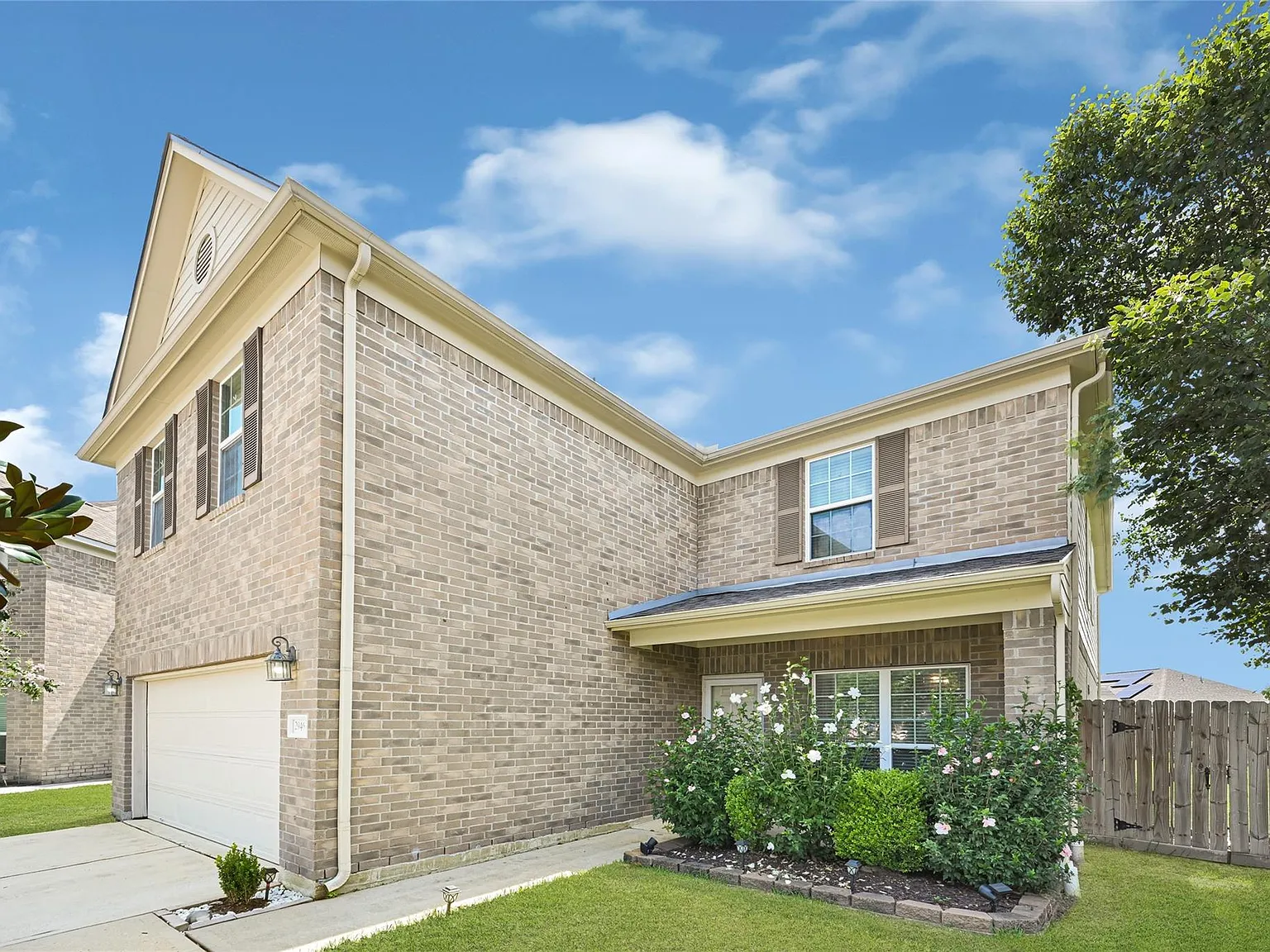 4 bed, 2.5 bath, 3185 sqft, $3,100 — Photo 2