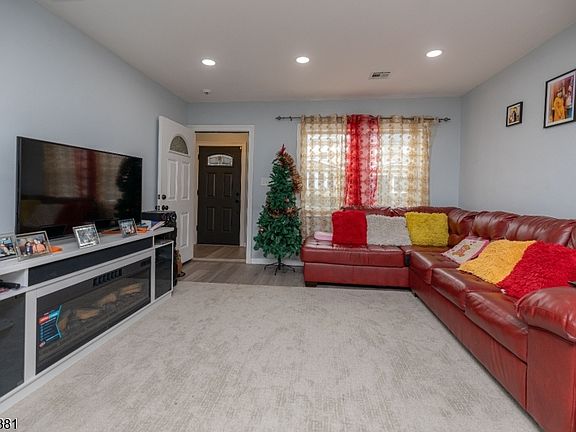 4th image of 65 Rutgers St