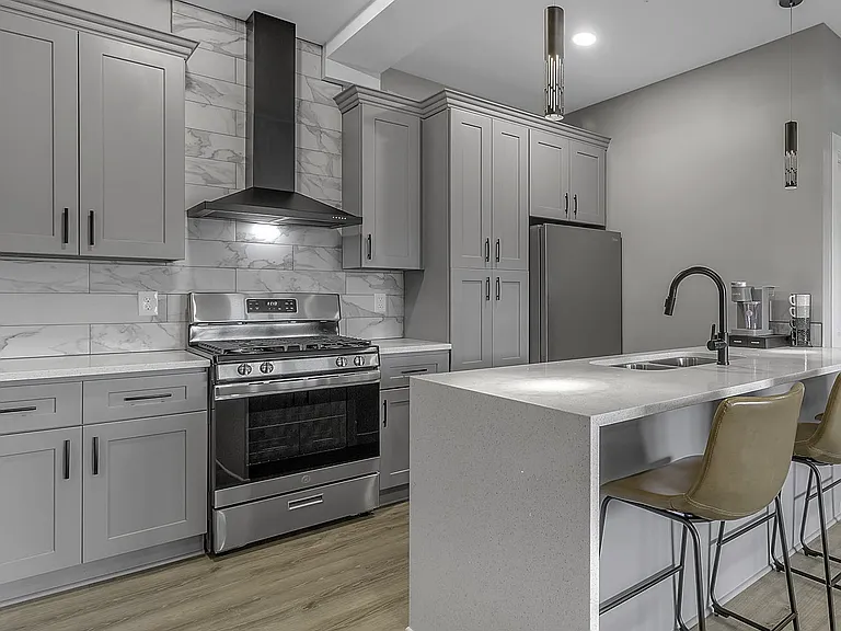 13428 Main Rd #204 — Photo 2