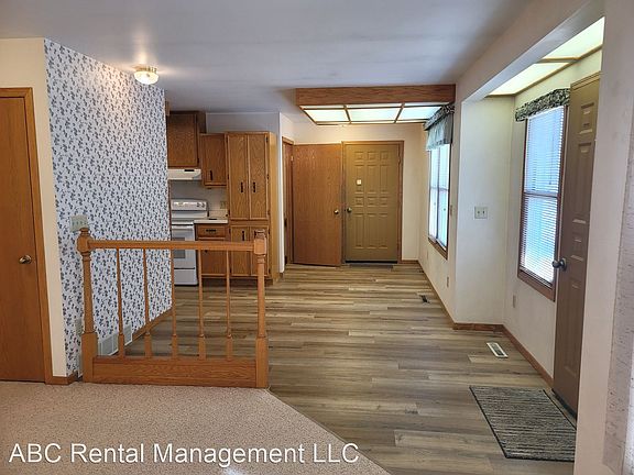 3rd image of 463 Wyatt Ave