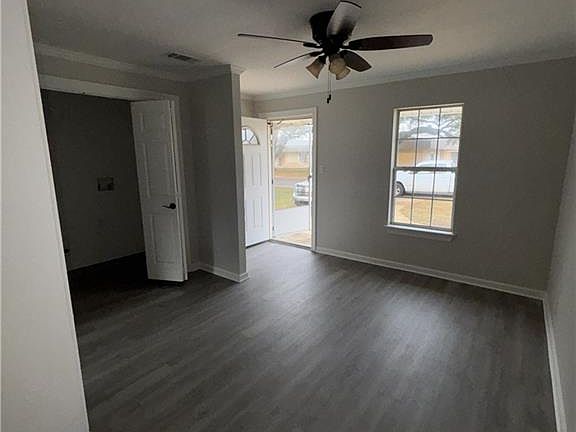 3rd image of 523 Saint Maurice Ln