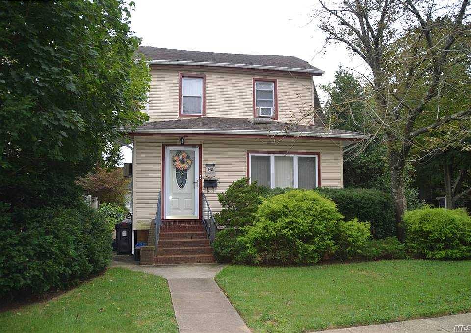 1st image of 542 New York Ave