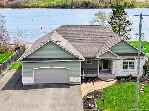 4 Hilaire St, Saint Mary, NB E4S 1V9