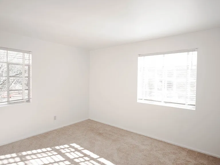 Clifton Woods Apartments — Photo 25
