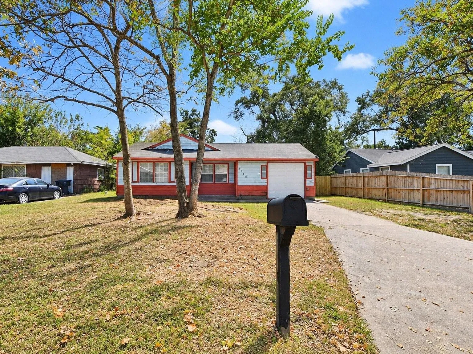 3 bed, 1.0 bath, 933 sqft, $1,150 — Photo 2