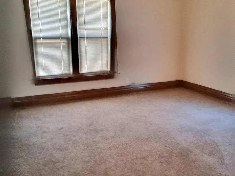 403 E Wallace Ave — Photo 17