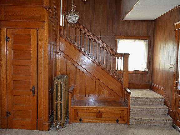 3rd image of 200 West Ave