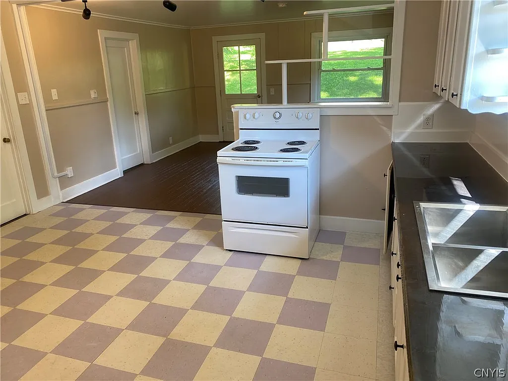 2 bed, 1.0 bath, 600 sqft, $1,200 — Photo 4