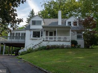 1349 Beverly Hills Rd, Coopersburg, PA 18036