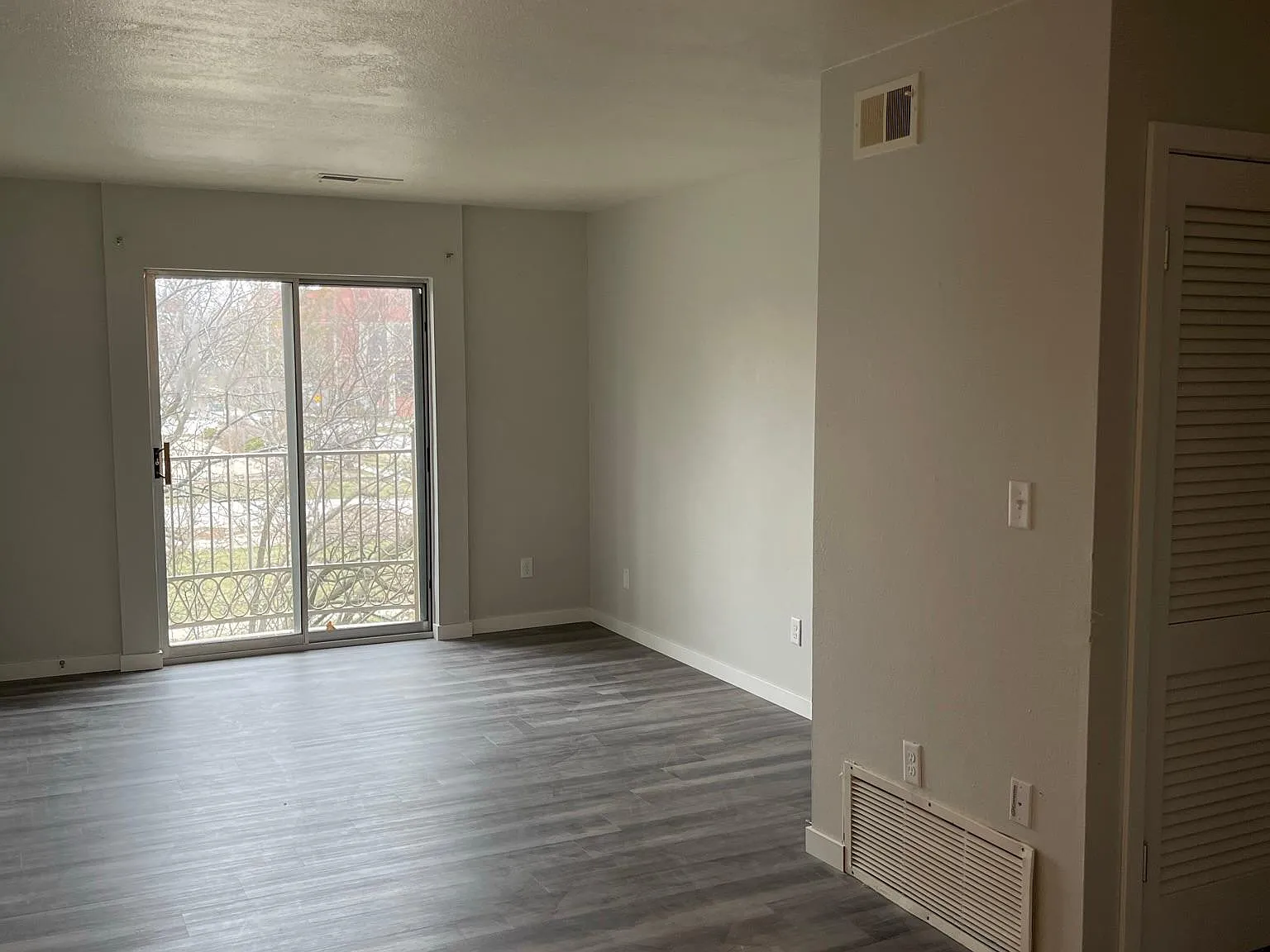 2 bed, 100 sqft, $1,588 — Photo 4