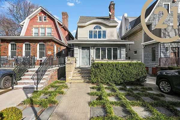 Sold by Century 21 Melanie Kishk Realty | media 21