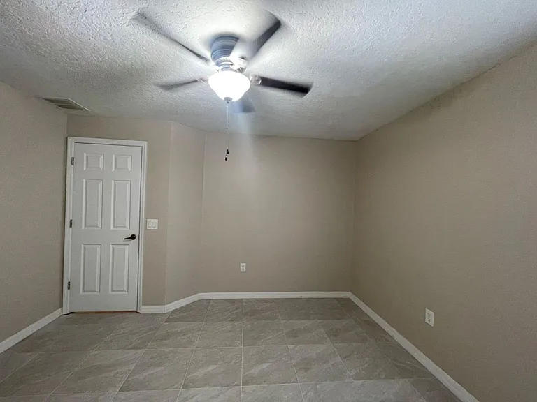 568 Finch Ct — Photo 21