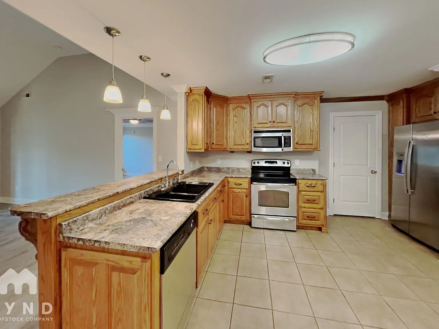 3 bed, 2.0 bath, 1626 sqft, $1,695 — Photo 4