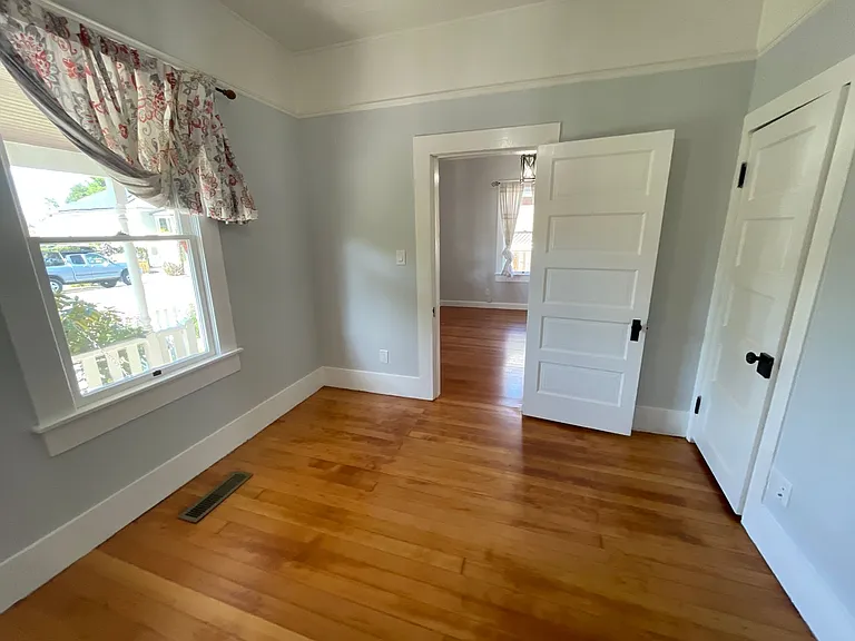 1625 B St — Photo 24