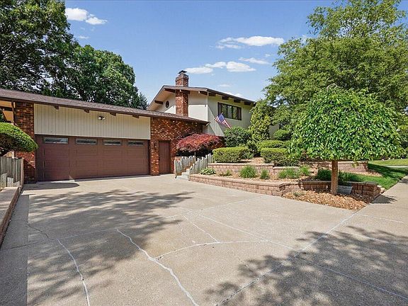 2nd image of 547 Heather Ln