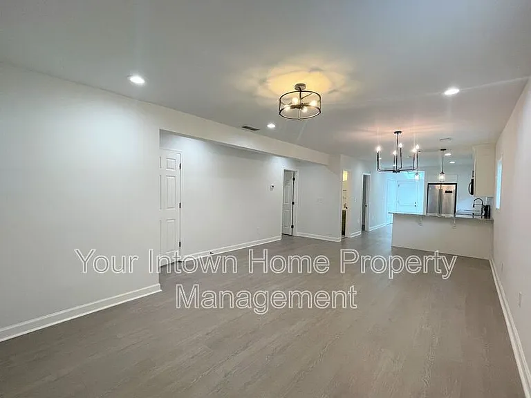 1047 Grant Way SE — Photo 4