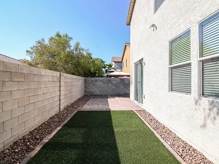 3740 Dustin Lee St — Photo 15