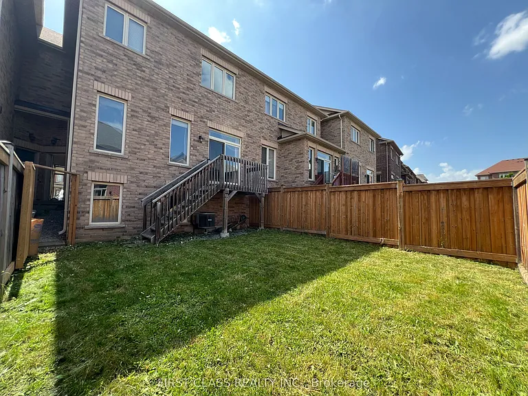 27 William Berczy Blvd — Photo 2