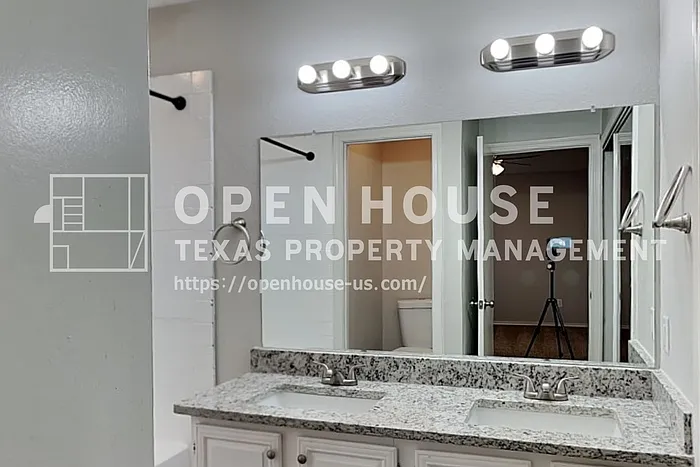 1206 Hillwood Way — Photo 11