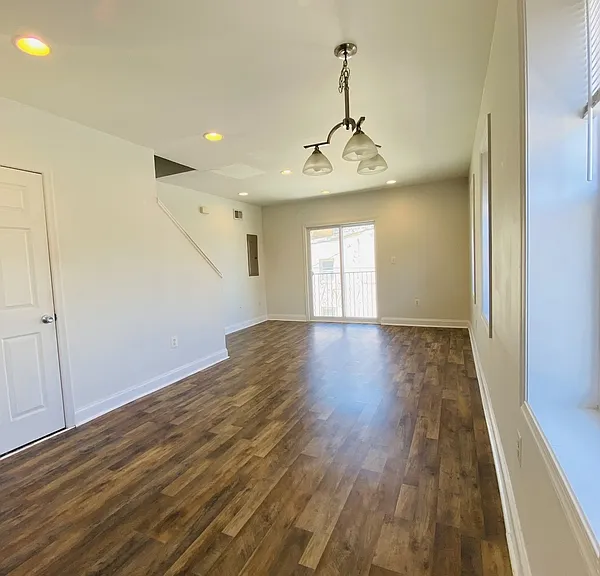 1600 Light St #B — Photo 1