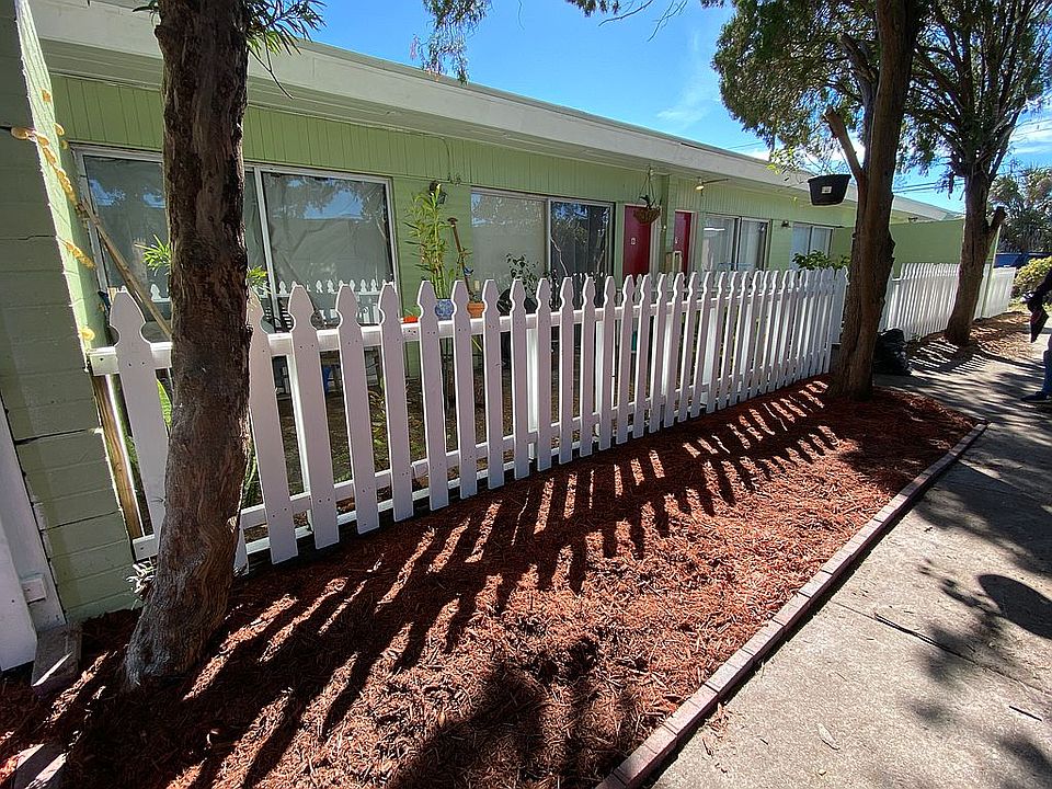 1st image of 113 NE Madison Cir N APT 1
