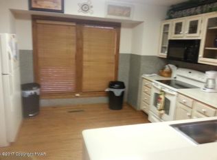 120 Laurel Ct, Tannersville, PA 18372