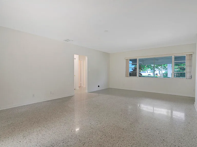 3410 Poinsettia Ave — Photo 27