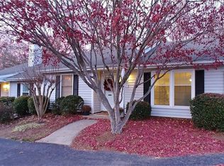 27 Appletree Ln, Greensboro, NC 27455