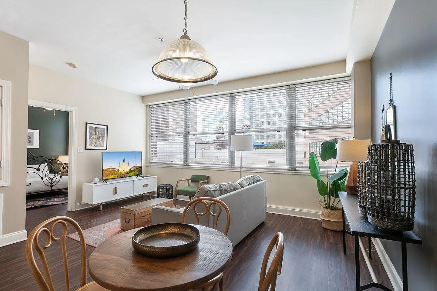 1 bed, 2.0 bath, 430 sqft, $4,250 — Photo 2