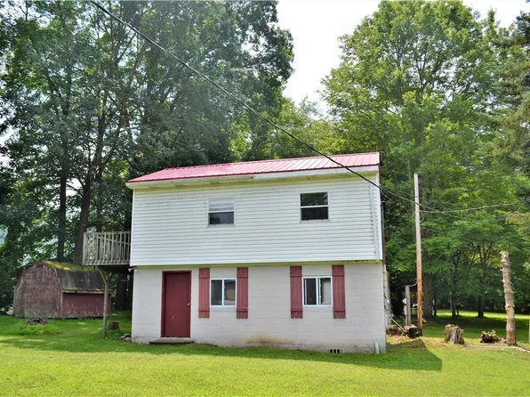 130 Summer Dr, Karns City, PA 16041